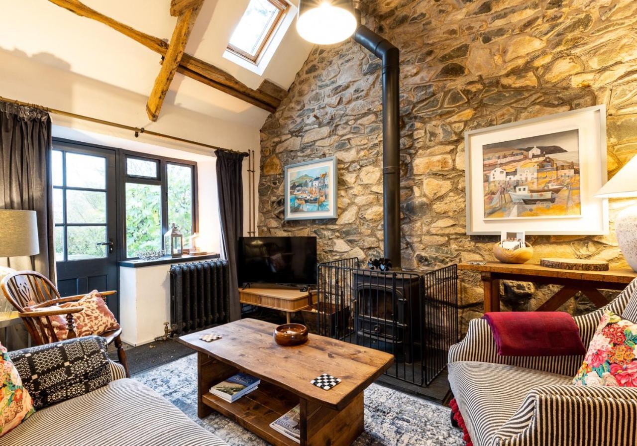 Bwthyn Capten - A Charming Cottage For Up To 6 Newport  Exterior photo